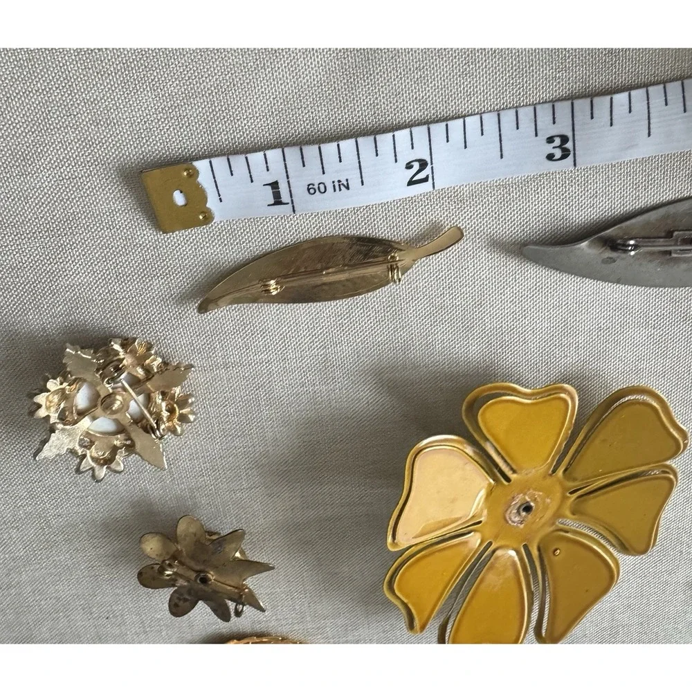 9‎ Vintage Leaf Flower Brooch Gold Silver  Bronze Tone Rhinestones Enameled